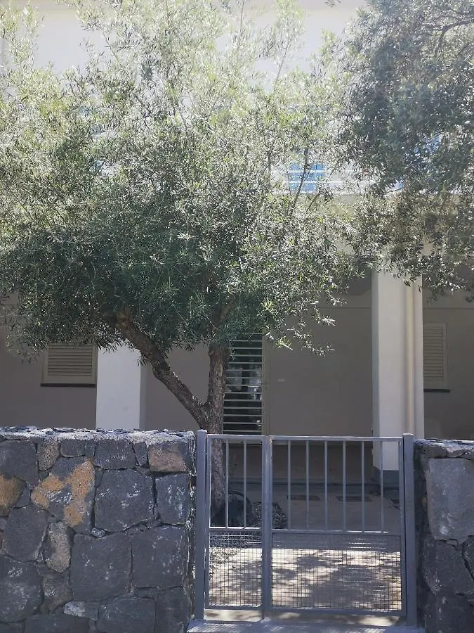 La Casa Dei Capperi - The House Of Capers 1 Apartment Acireale 0*,